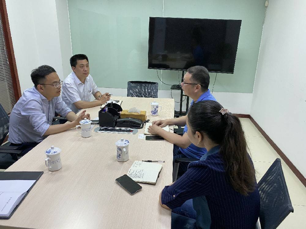 无锡市工信局领导来开云手机官方端·开云手机入口-开云(中国)科技开展“三联三解”活动
